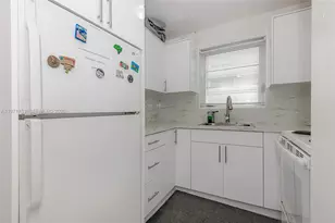1732 Meridian Ave, Miami Beach, FL 33139 - Photo 11
