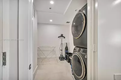 3400 SW 27th Ave #1601, Miami, FL 33133 - Photo 23