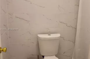 21 SW 113th Ave, Sweetwater, FL 33174 - Photo 7