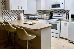 21 SW 113th Ave, Sweetwater, FL 33174 - Photo 5