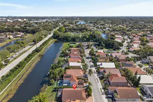 391 Bermuda Springs Dr, Weston, FL 33326 - Photo 41