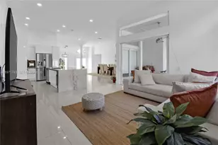 710 Lake Blvd, Weston, FL 33326 - Photo 3