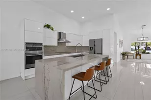 710 Lake Blvd, Weston, FL 33326 - Photo 1