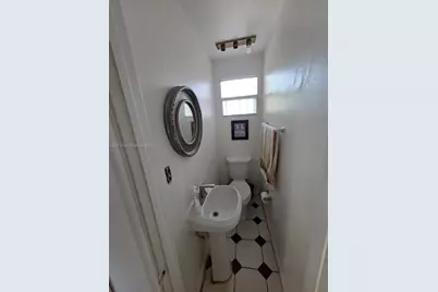 1341 E 8th Ave, Hialeah, FL 33010 - Photo 9