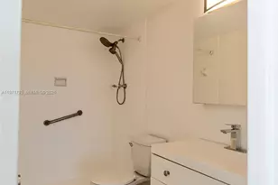 8421 NW 8th St, Miami, FL 33126 - Photo 27