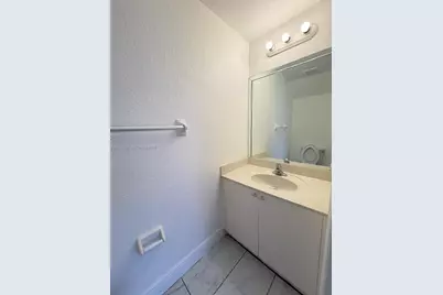 972 SW 6th Ave, Florida City, FL 33034 - Photo 17