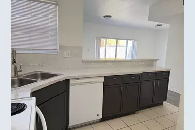972 SW 6th Ave, Florida City, FL 33034 - Photo 7