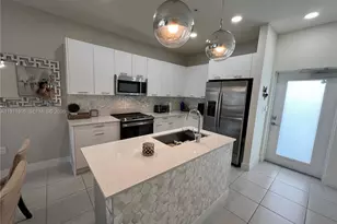 8001 NW 41st St, Doral, FL 33168 - Photo 9