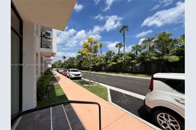 8001 NW 41st  St #406, Doral, FL 33168 - Photo 29