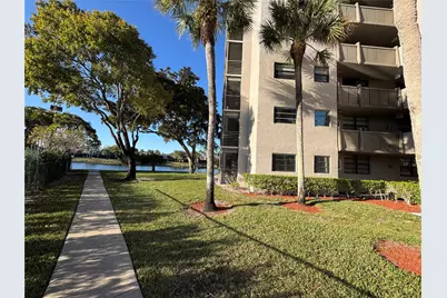 1101 Colony Point Cir #102, Pembroke Pines, FL 33026 - Photo 41