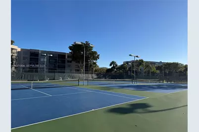 1101 Colony Point Cir #102, Pembroke Pines, FL 33026 - Photo 27