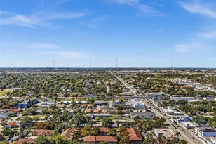 21 SE 3rd Ave, Hallandale Beach, FL 33009 - Photo 29