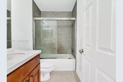 21 SE 3rd Ave, Hallandale Beach, FL 33009 - Photo 17