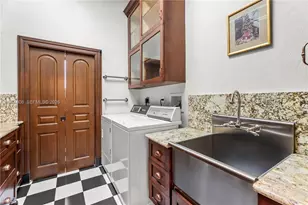 4251 SW 11th St, Miami, FL 33134 - Photo 15