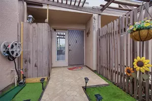 12399 NW 11th St, Pembroke Pines, FL 33026 - Photo 1