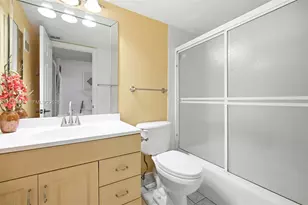 12399 NW 11th St, Pembroke Pines, FL 33026 - Photo 11