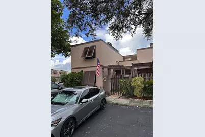 12399 NW 11th St, Pembroke Pines, FL 33026 - Photo 1