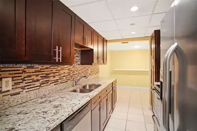 8011 NW 27th Pl, Sunrise, FL 33322 - Photo 3