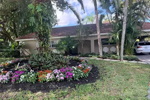 2857 N Palm Aire Dr, Pompano Beach, FL 33069 - Photo 1