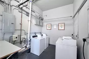 1830 NW 1st St, Miami, FL 33125 - Photo 11