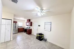 1830 NW 1st St, Miami, FL 33125 - Photo 5