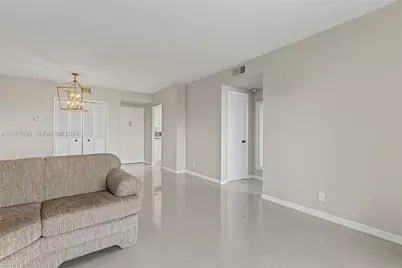 4200 Hillcrest Dr #406, Hollywood, FL 33021 - Photo 9