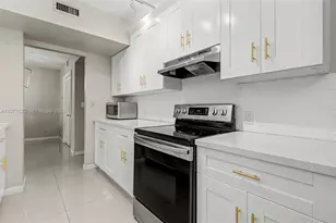 4200 Hillcrest Dr, Hollywood, FL 33021 - Photo 11