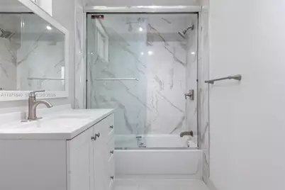 132 SW 2nd Ave, Hallandale Beach, FL 33009 - Photo 17