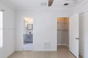 132 SW 2nd Ave, Hallandale Beach, FL 33009 - Photo 11