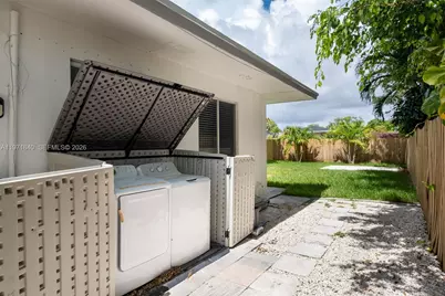 132 SW 2nd Ave, Hallandale Beach, FL 33009 - Photo 25