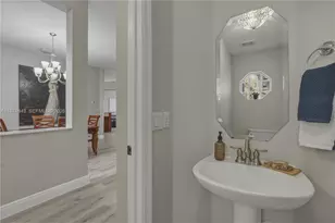 12846 NW 18th Ct, Pembroke Pines, FL 33028 - Photo 5