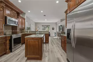 12846 NW 18th Ct, Pembroke Pines, FL 33028 - Photo 19