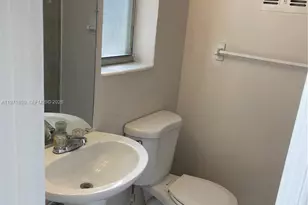 240 NE 23rd St, Pompano Beach, FL 33060 - Photo 25