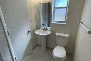 240 NE 23rd St, Pompano Beach, FL 33060 - Photo 11