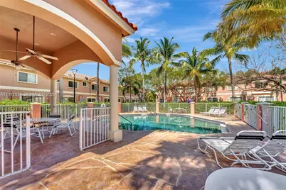 7941 Catalina Cir #7941, Tamarac, FL 33321 - Photo 17