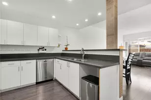 9581 SW 3rd St, Pembroke Pines, FL 33025 - Photo 11