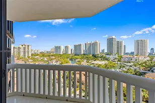 1000 W Island Blvd, Aventura, FL 33160 - Photo 17