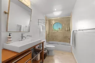 1000 W Island Blvd, Aventura, FL 33160 - Photo 9