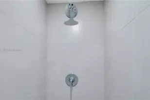 555 NE 34th St, Miami, FL 33137 - Photo 39