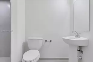 555 NE 34th St, Miami, FL 33137 - Photo 45