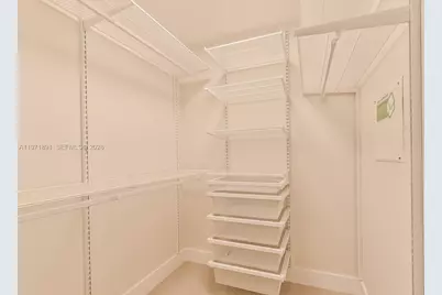 1050 Brickell Ave #3214, Miami, FL 33131 - Photo 9