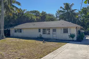 325 SW Manor Dr, Stuart, FL 34994 - Photo 11
