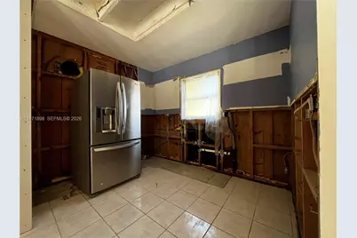 325 SW Manor Dr, Stuart, FL 34994 - Photo 13