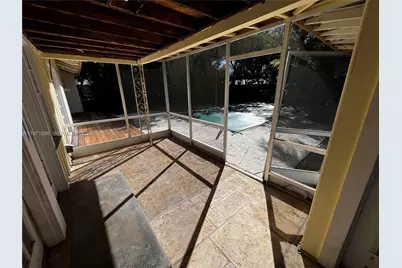 325 SW Manor Dr, Stuart, FL 34994 - Photo 5