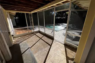 325 SW Manor Dr, Stuart, FL 34994 - Photo 5