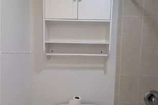 445 SW 11th St, Miami, FL 33130 - Photo 27