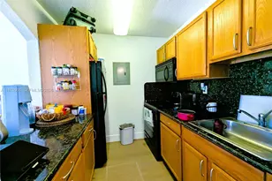 445 SW 11th St, Miami, FL 33130 - Photo 7