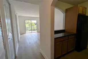 445 SW 11th St, Miami, FL 33130 - Photo 5