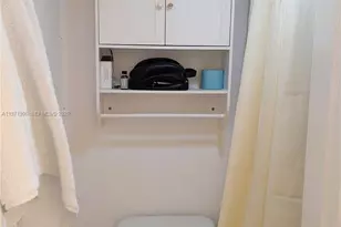 445 SW 11th St, Miami, FL 33130 - Photo 17