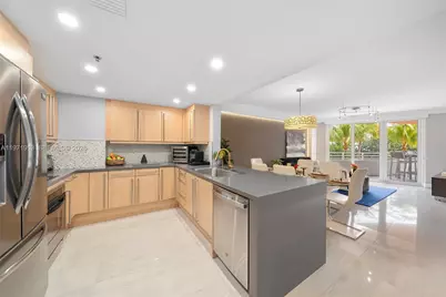 226 Ocean Dr #3C, Miami Beach, FL 33139 - Photo 3